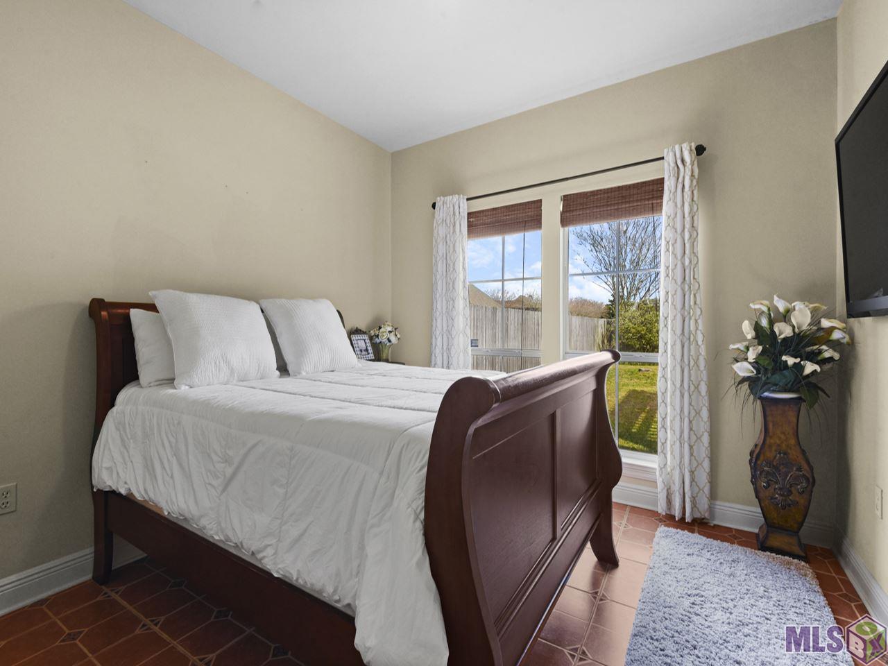 10735 Pinebrook Avenue Baton Rouge, LA 70809 - Photo 15 of 24 Gallery Image 15