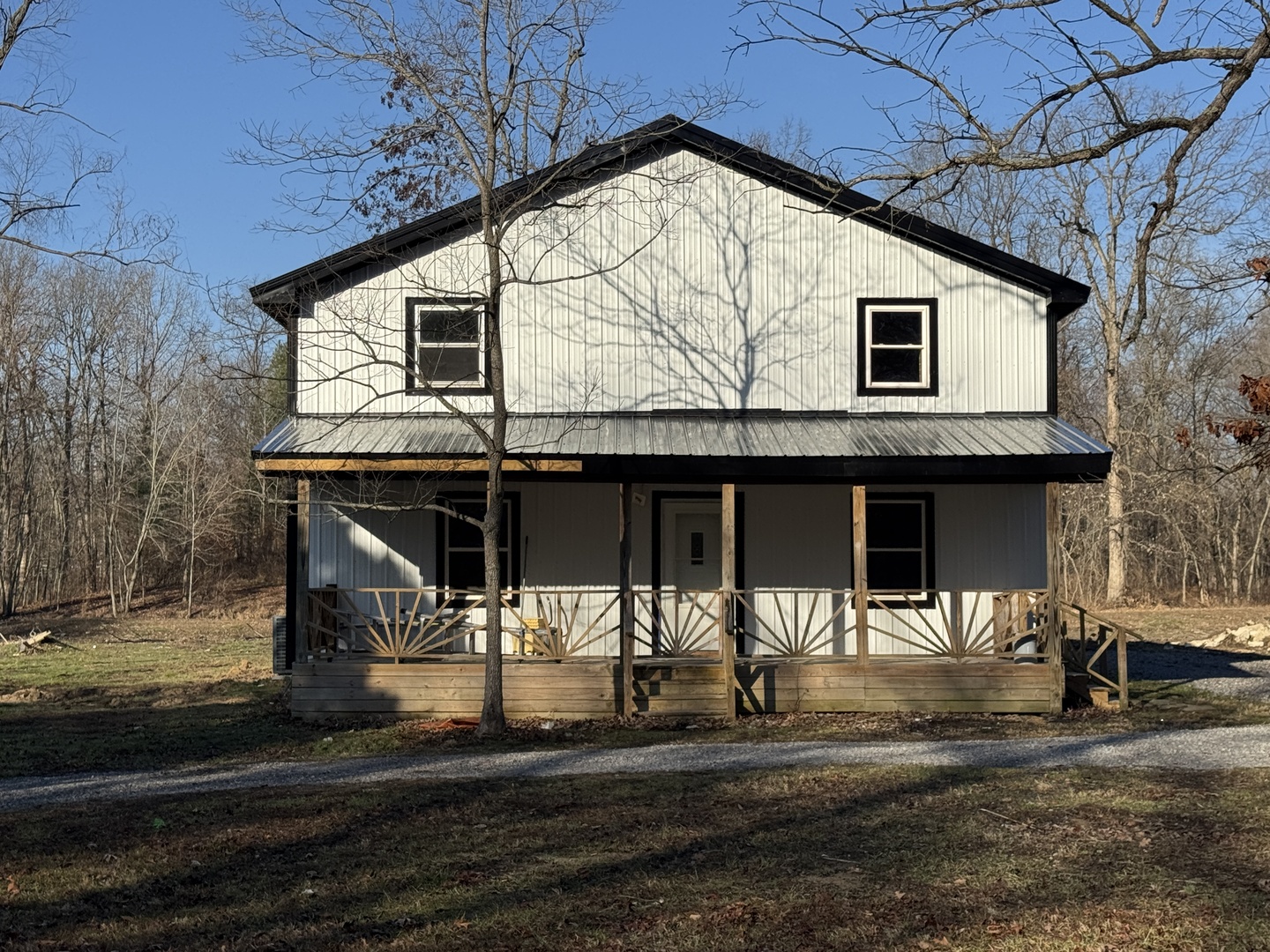 1981 Watercress Lane Flora, IL 62839 - Photo 3 of 76 a front view of a house with parking garage
