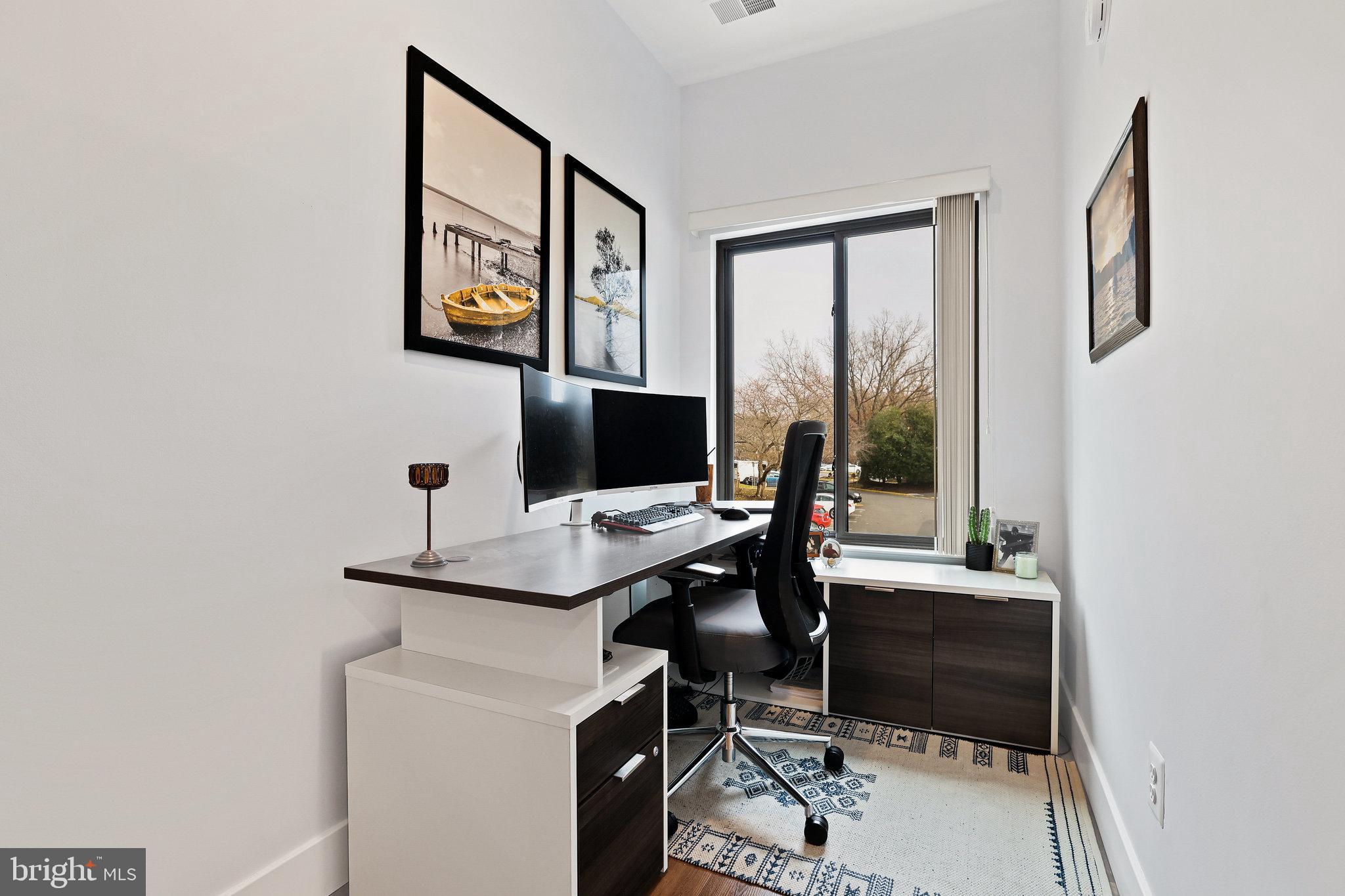 11170 Harbor Court, Unit 1170 Reston, VA 20191 - Photo 23 of 47 Office nook w/ lots of light