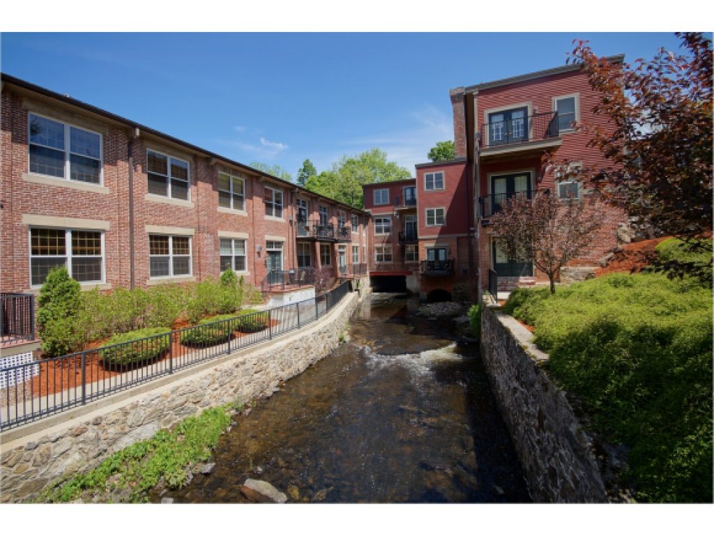 7 Chester Road, Unit 107 Derry, NH 03038 - Photo 1 of 35 Gallery Image 1