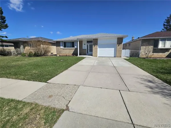 $269,900 | 85 Fairoaks Lane, Cheektowaga, NY 14227