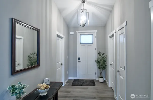 $515,000 | 701 Myers Street Southeast, Rainier, WA 98576