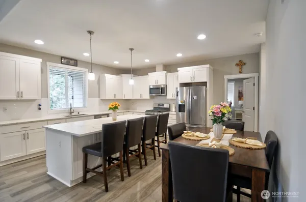 $515,000 | 701 Myers Street Southeast, Rainier, WA 98576