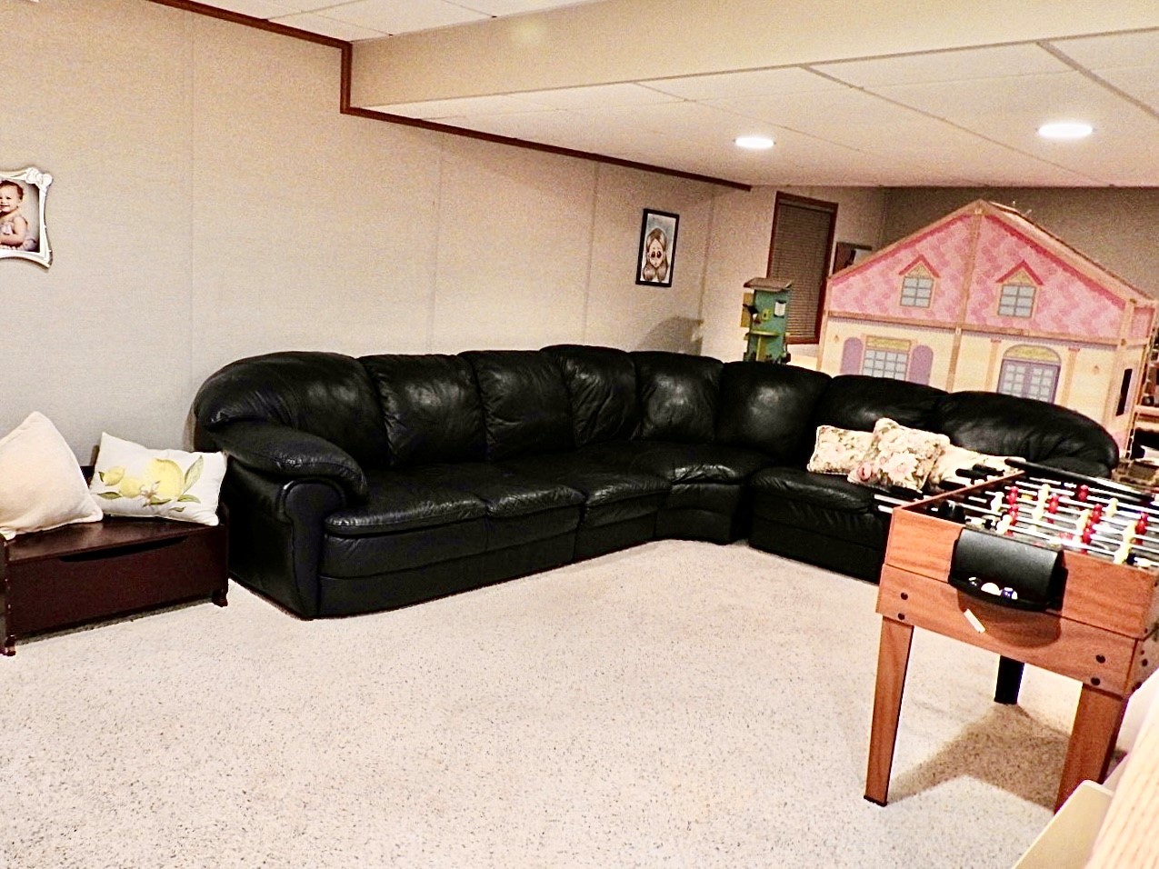 923 Limerick Lane McHenry, IL 60050 - Photo 11 of 18 a living room with furniture and a couch