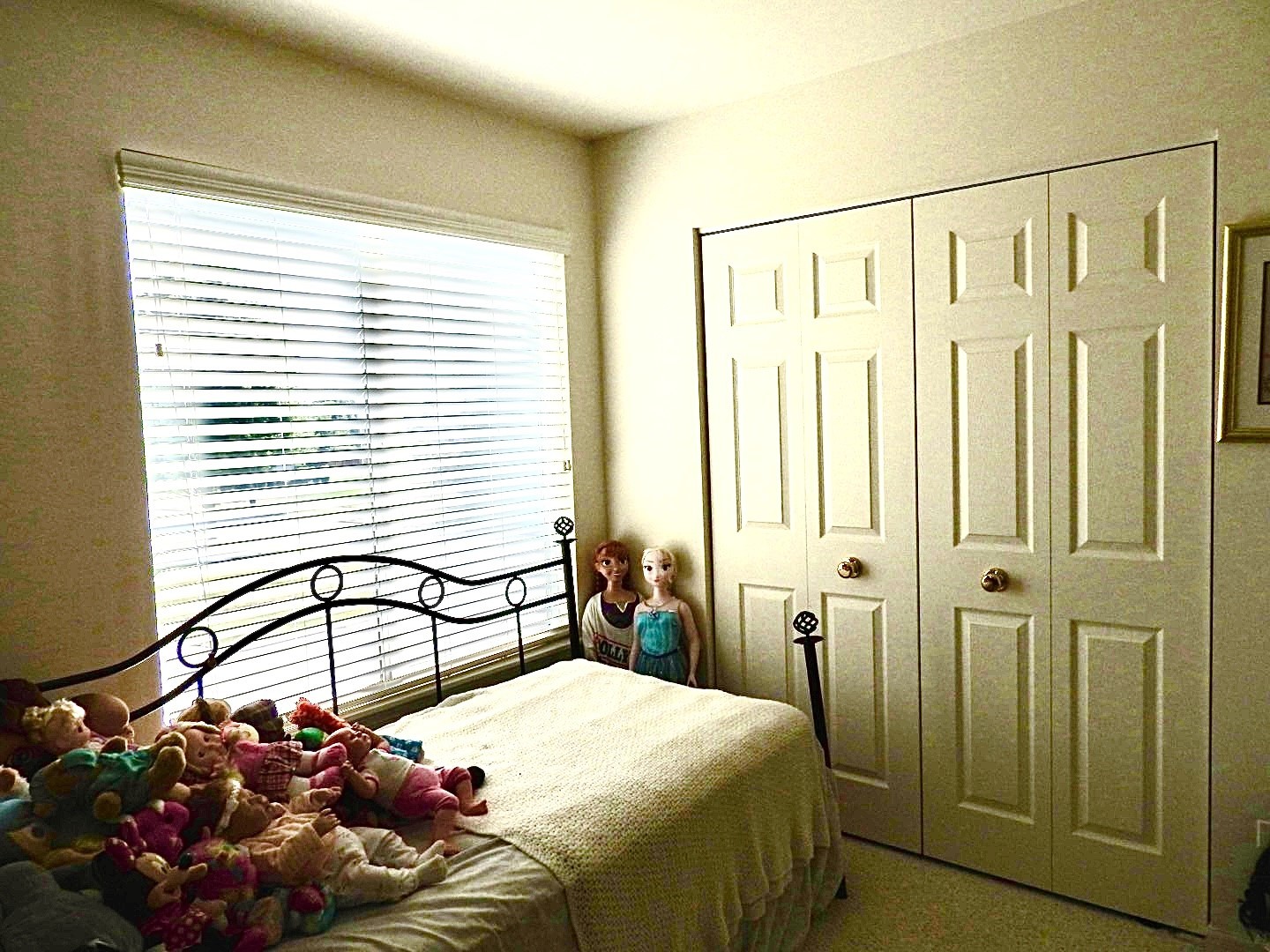 923 Limerick Lane McHenry, IL 60050 - Photo 15 of 18 a bedroom with a bed a dresser and a large window