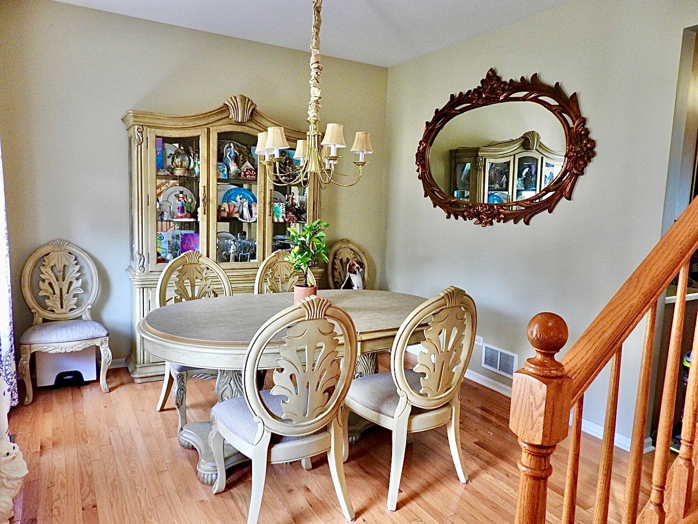 923 Limerick Lane McHenry, IL 60050 - Photo 6 of 18 a view of a dining room with furniture and wooden floor