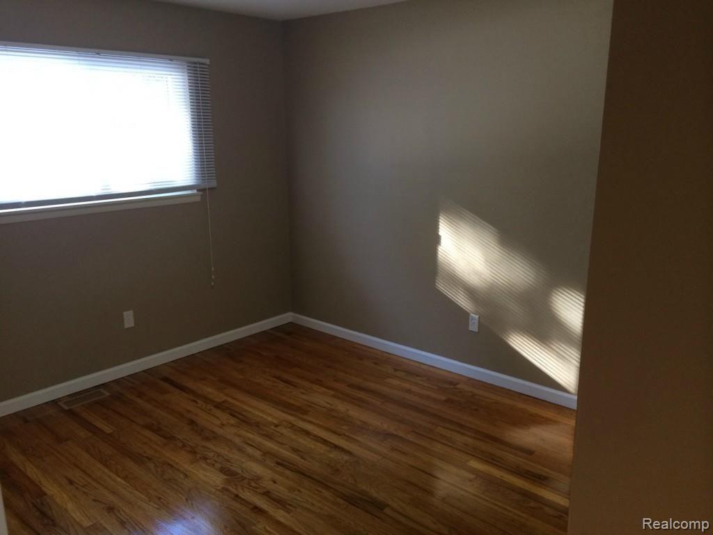 11248 Martin Road Warren, MI 48093 - Photo 13 of 20 I-Phone Pictures 1 715.jpg