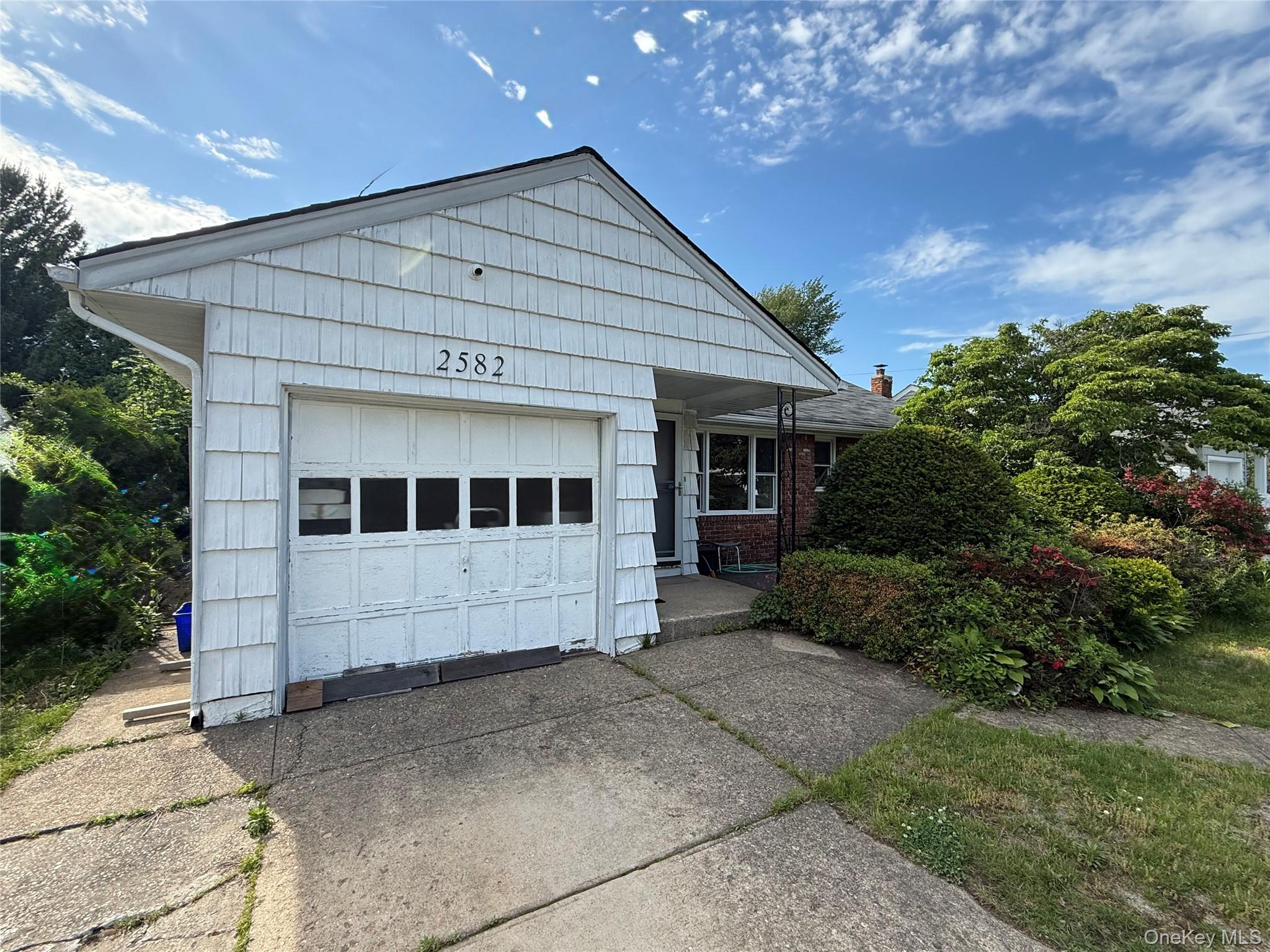 2582 Oceanside Road Oceanside, NY 11572 - Photo 2 of 13