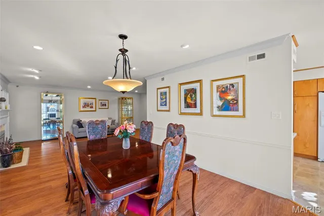 $360,000 | 208 Ambridge Court, Unit 101, Chesterfield, MO 63017