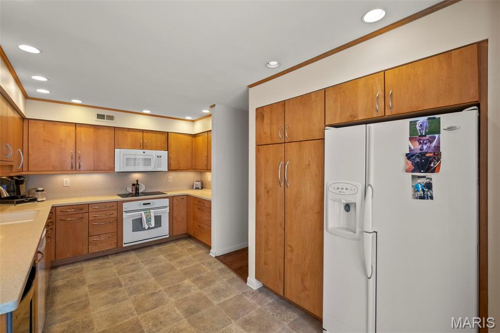 208 Ambridge Court, Unit 101 Chesterfield, MO 63017 - Photo 16 of 35