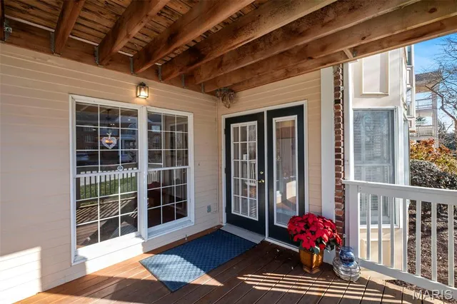 $360,000 | 208 Ambridge Court, Unit 101, Chesterfield, MO 63017