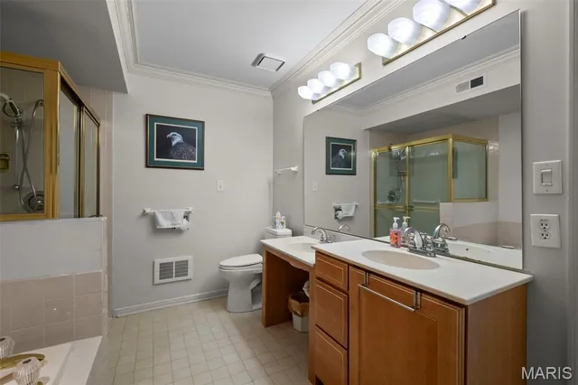 $360,000 | 208 Ambridge Court, Unit 101, Chesterfield, MO 63017