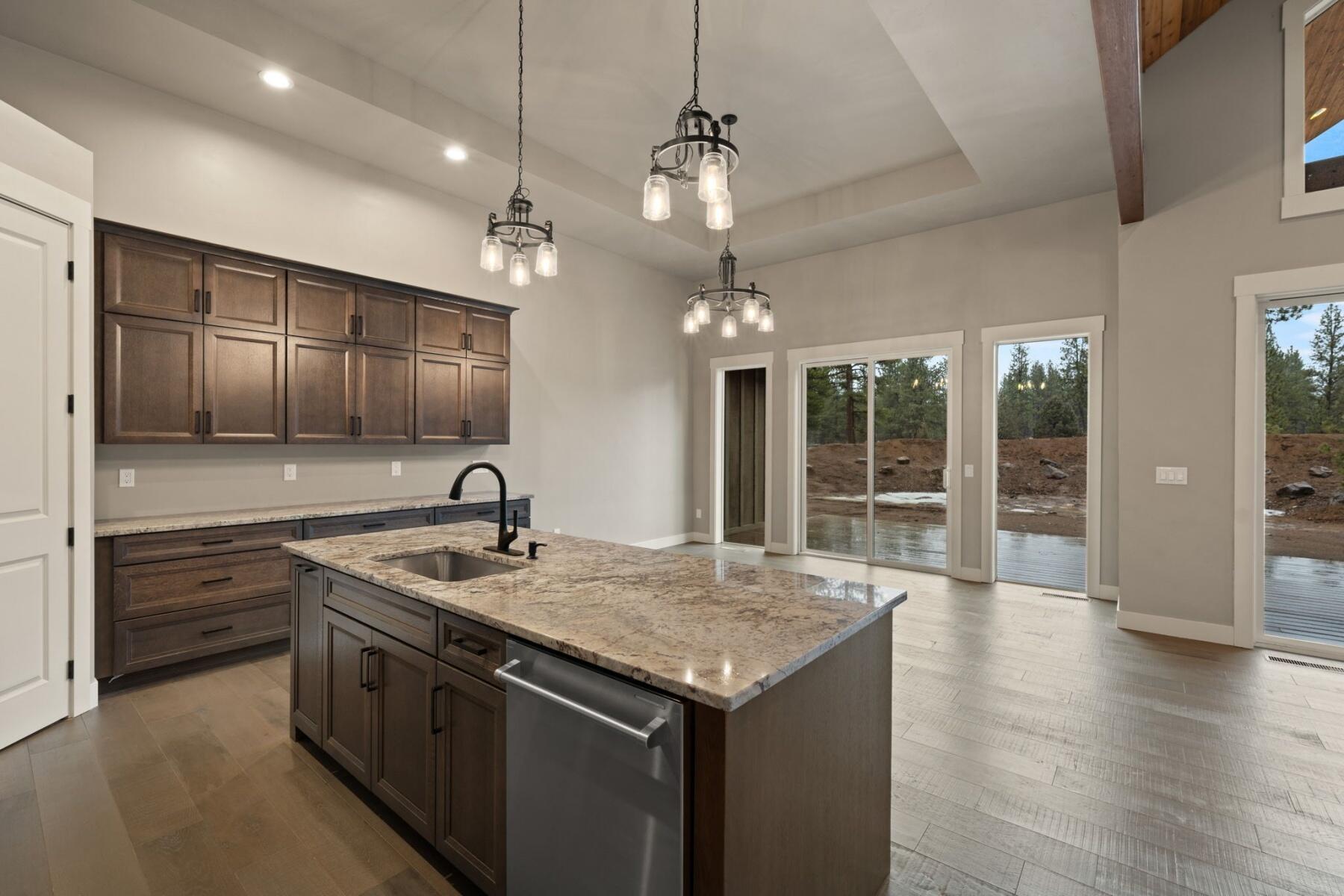 60201 Sunset View Drive Bend, OR 97702 - Photo 15 of 51 batch_12-web-or-mls-Riley Visuals-11