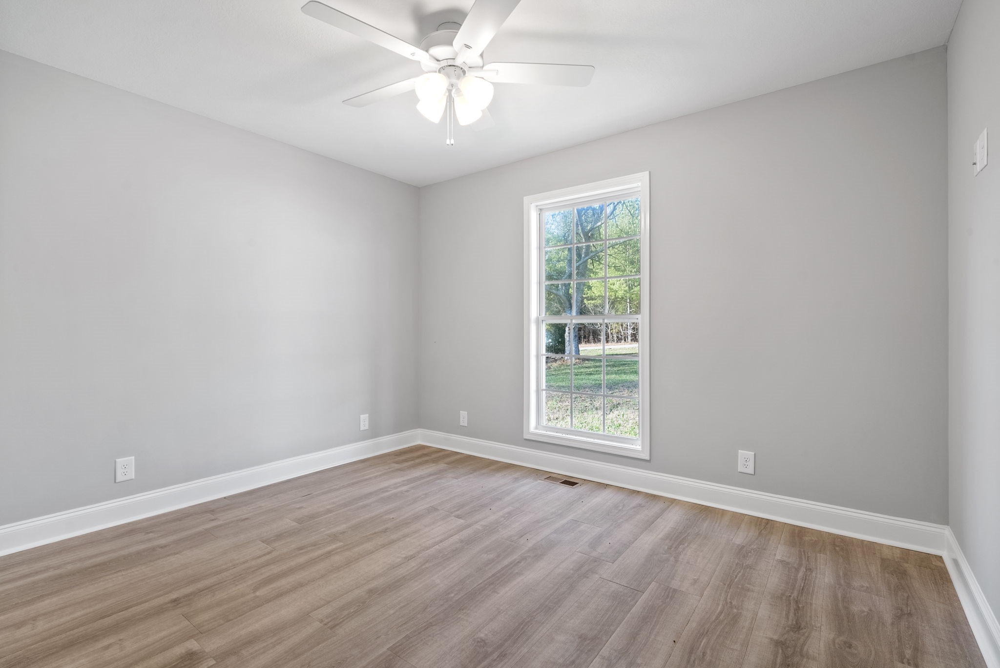 3857 Budds Creek Road Cunningham, TN 37052 - Photo 13 of 28