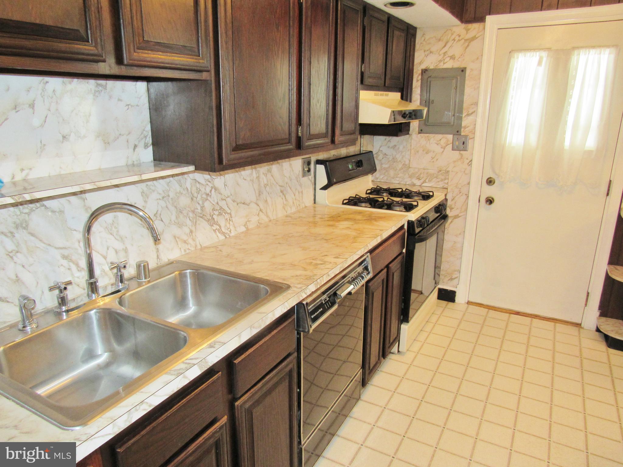 2219 Searles Road Baltimore, MD 21222 - Photo 14 of 30 Kitchen