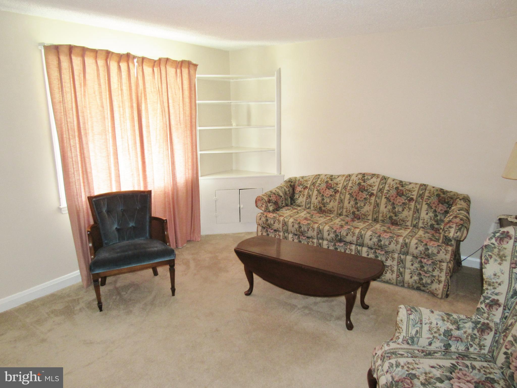 2219 Searles Road Baltimore, MD 21222 - Photo 7 of 30 Living Room