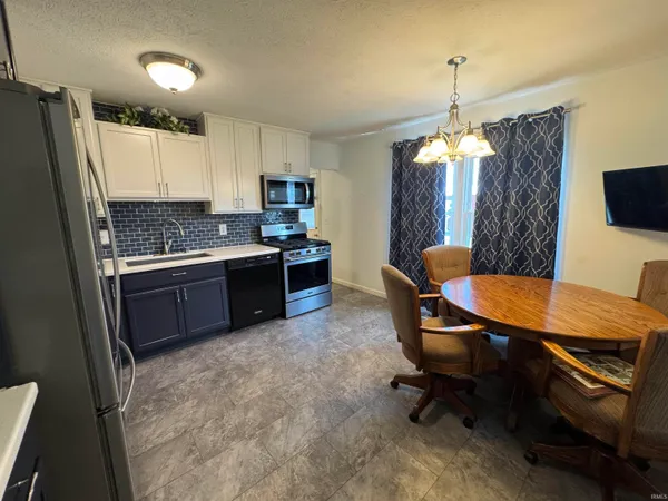 $182,900 | 1133 Rosewood Drive, Peru, IN 46970