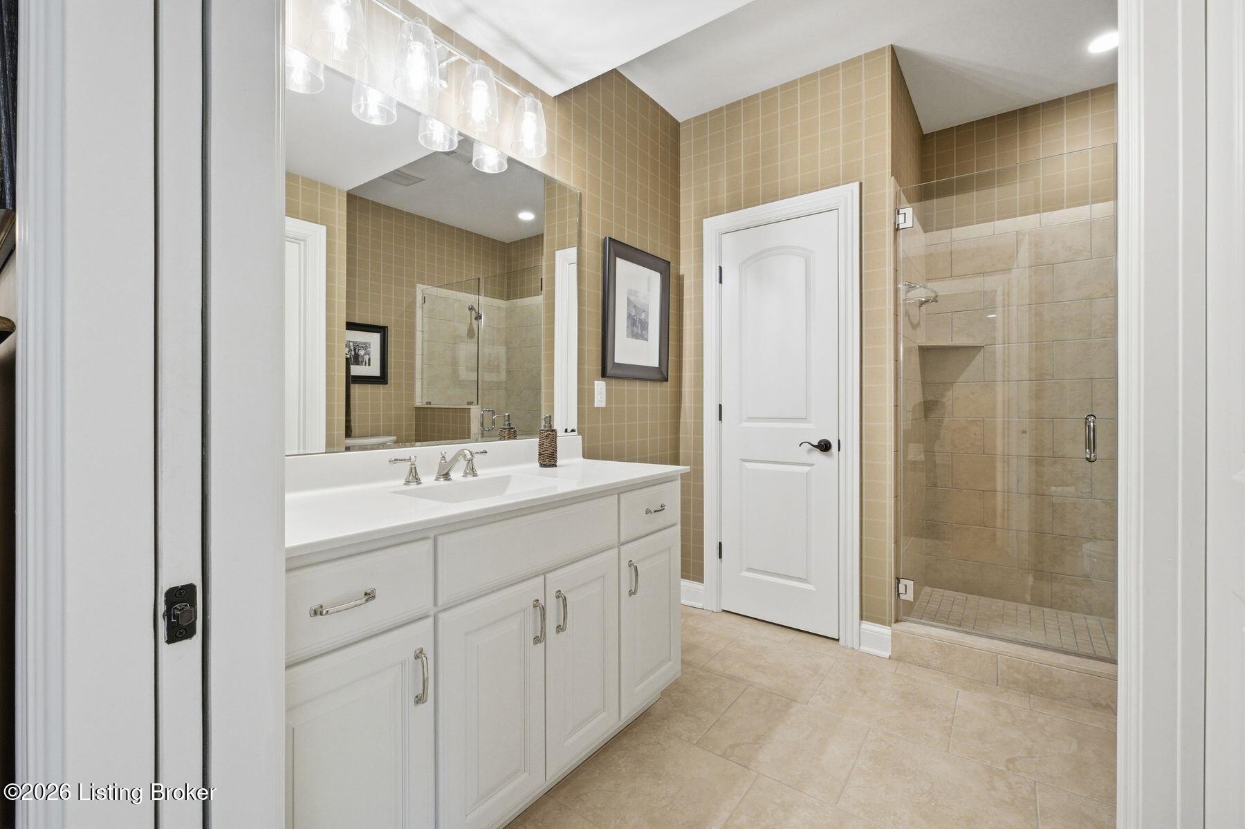 301 Maple Valley Road Louisville, KY 40245 - Photo 36 of 47 photo_online_035