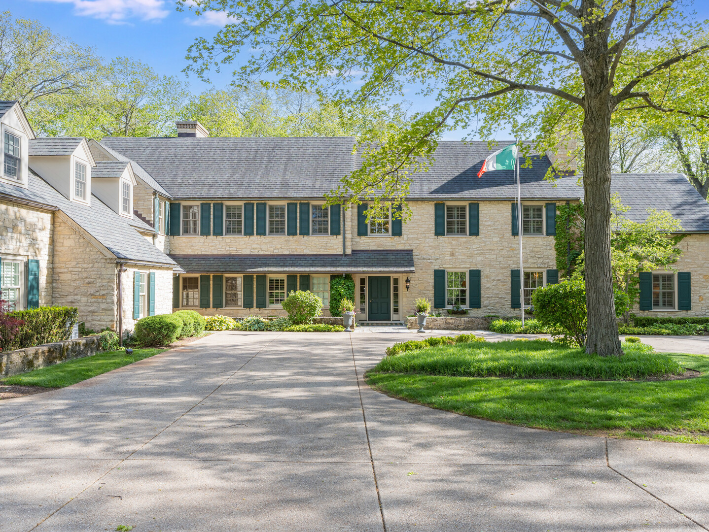 875 Country Club Road St. Charles, IL 60174 - Photo 4 of 82