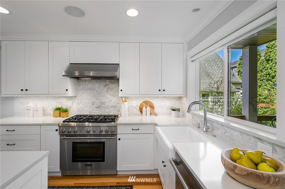 2406 North 77th Street Seattle, WA 98103 - Photo 11 of 36