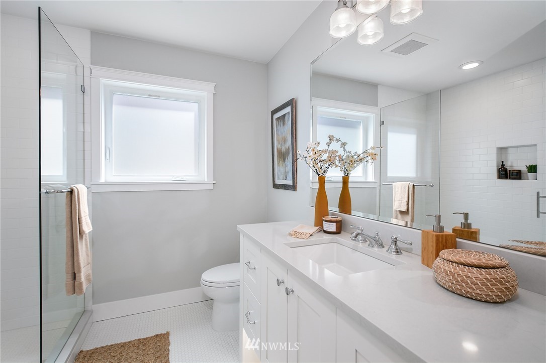 2406 North 77th Street Seattle, WA 98103 - Photo 15 of 36