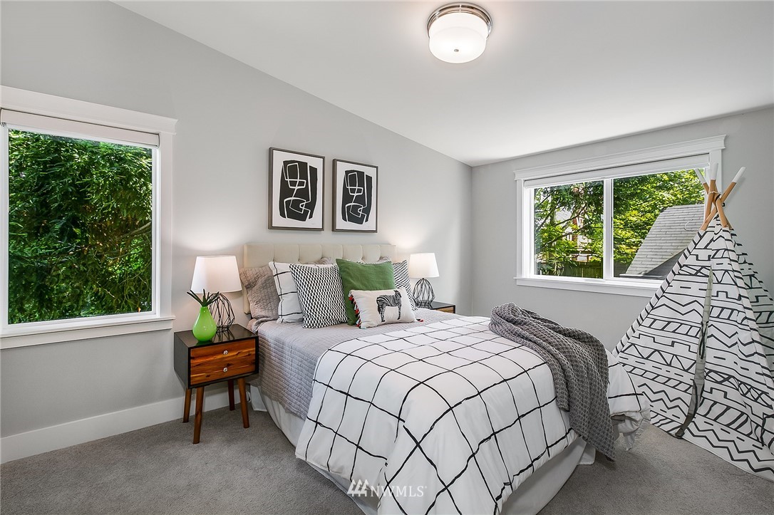 2406 North 77th Street Seattle, WA 98103 - Photo 23 of 36