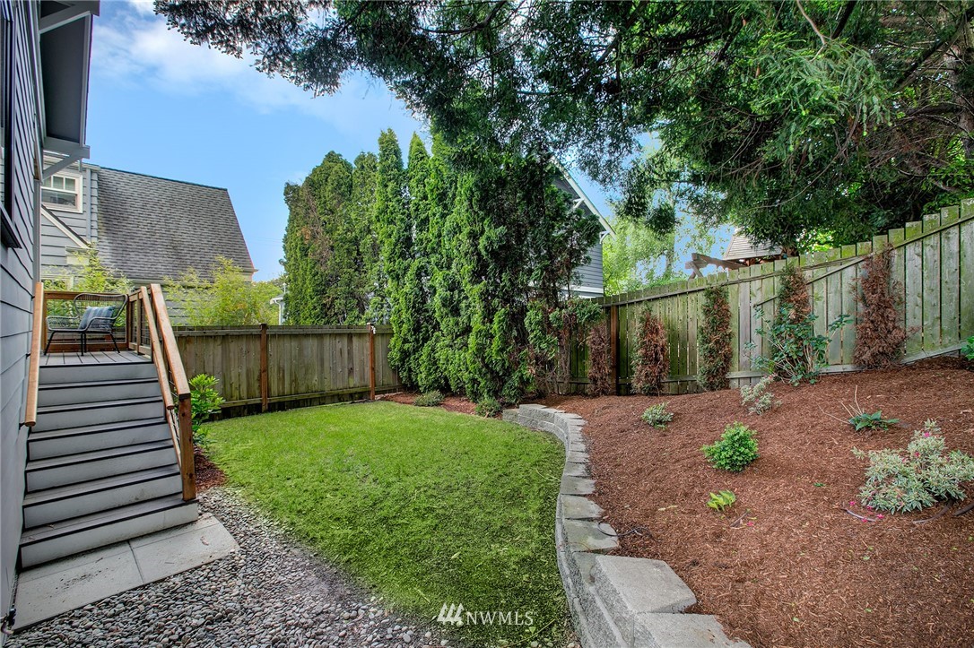 2406 North 77th Street Seattle, WA 98103 - Photo 10 of 36