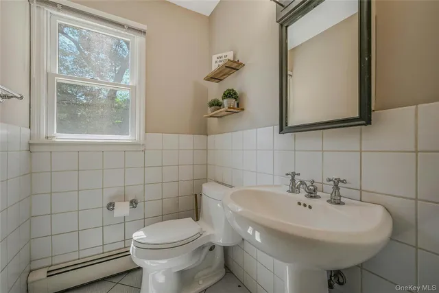 $995,000 | 6 Settlers Way, East Setauket, NY 11733