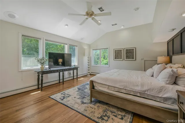 $995,000 | 6 Settlers Way, East Setauket, NY 11733