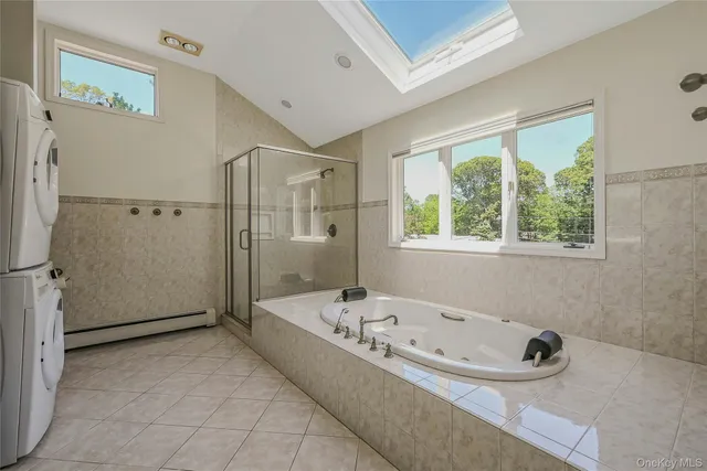 $995,000 | 6 Settlers Way, East Setauket, NY 11733