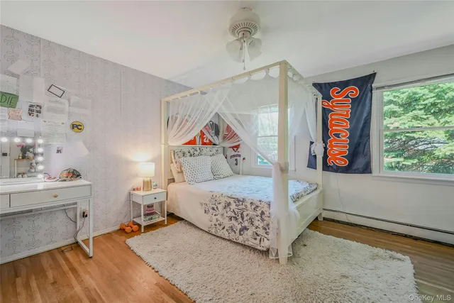 $995,000 | 6 Settlers Way, East Setauket, NY 11733