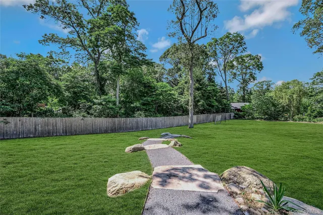 $995,000 | 6 Settlers Way, East Setauket, NY 11733