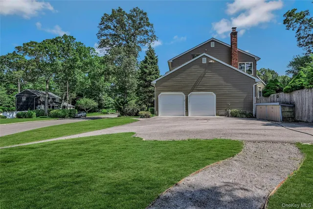 $995,000 | 6 Settlers Way, East Setauket, NY 11733