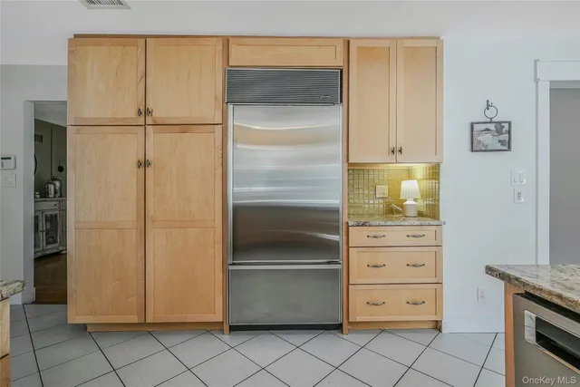 $995,000 | 6 Settlers Way, East Setauket, NY 11733