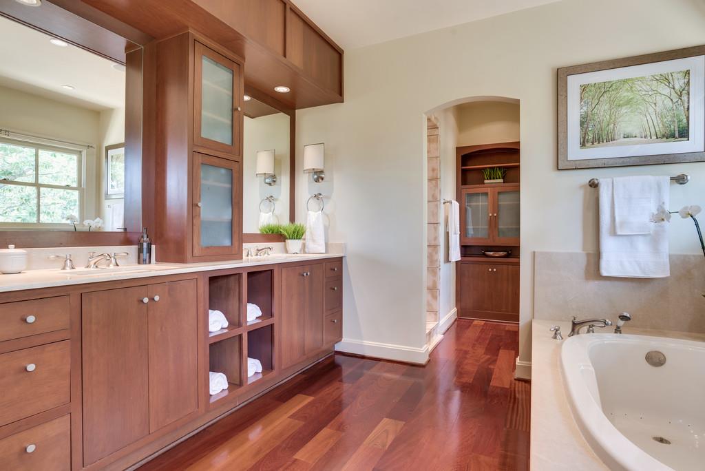 1710 Lawrence Road Franklin, TN 37069 - Photo 15 of 30 a bathroom with a tub sink and mirror
