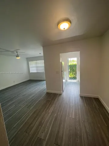 $1,600 | 2300 Pierce Street, Unit 3, Hollywood, FL 33020