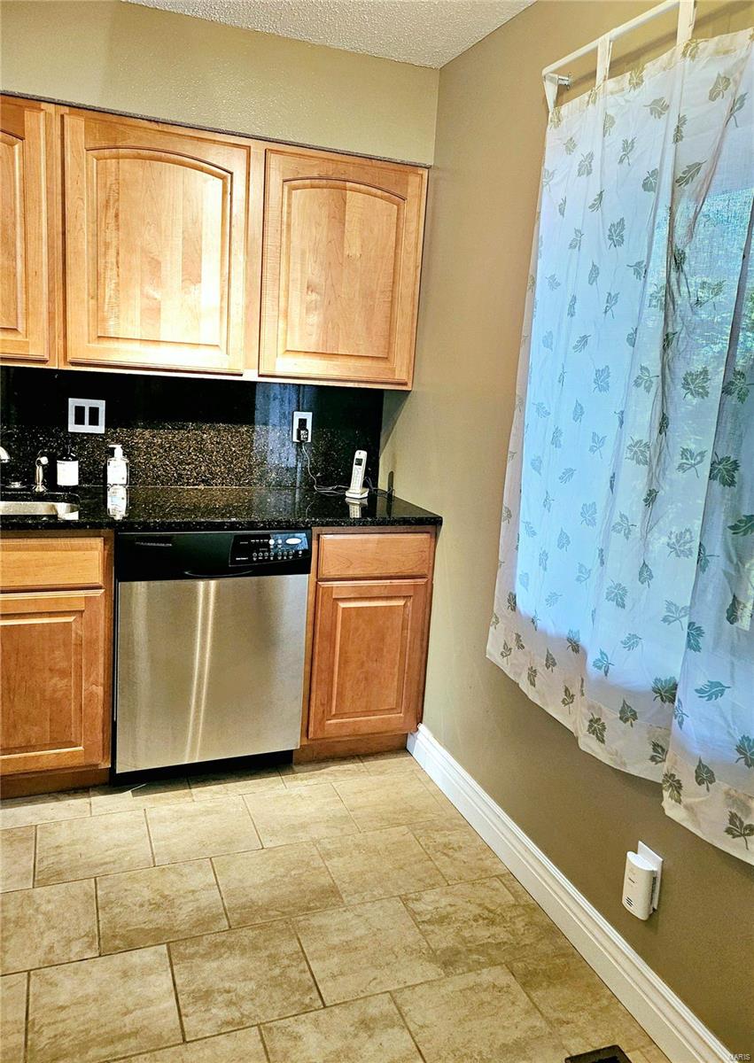 875 Delmonico Drive Manchester, MO 63021 - Photo 8 of 28