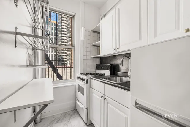 $465,000 | 25 West 64th Street, Unit 7D | Upper West Side