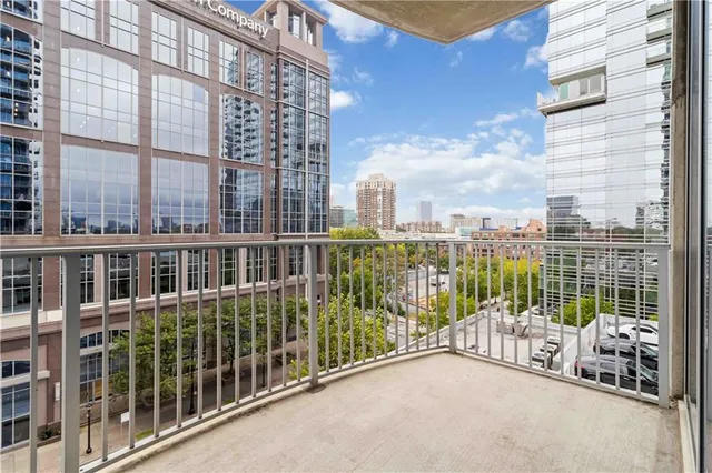 $365,000 | 400 West Peachtree Street Northwest, Unit 806, Atlanta, GA 30308