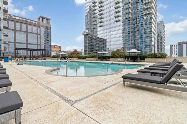 $365,000 | 400 West Peachtree Street Northwest, Unit 806, Atlanta, GA 30308