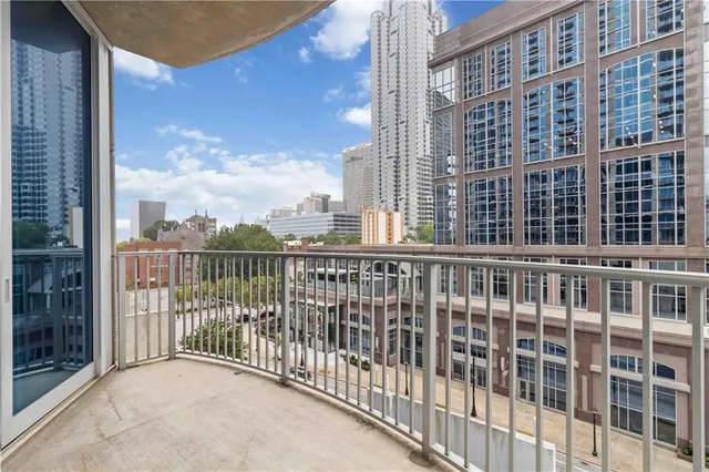 $365,000 | 400 West Peachtree Street Northwest, Unit 806, Atlanta, GA 30308