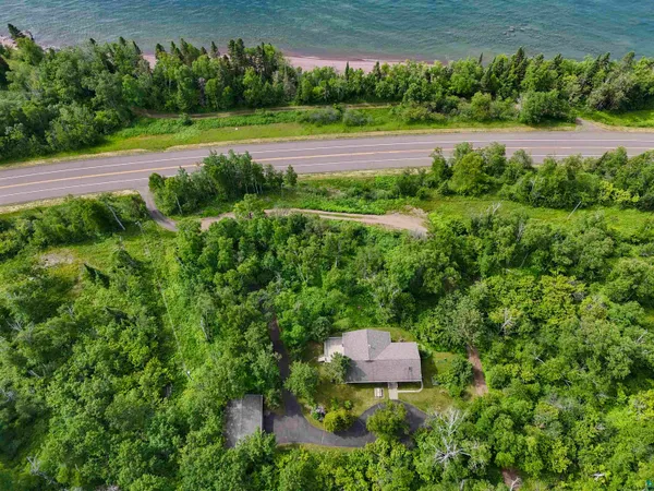 $650,000 | 2457 Highway 61, Grand Marais, MN 55604