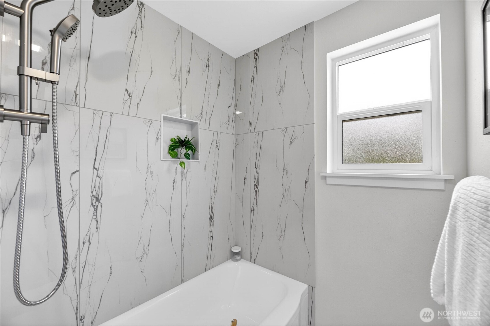9114 207th Place Southwest Edmonds, WA 98026 - Photo 20 of 36 a bathroom with a shower
