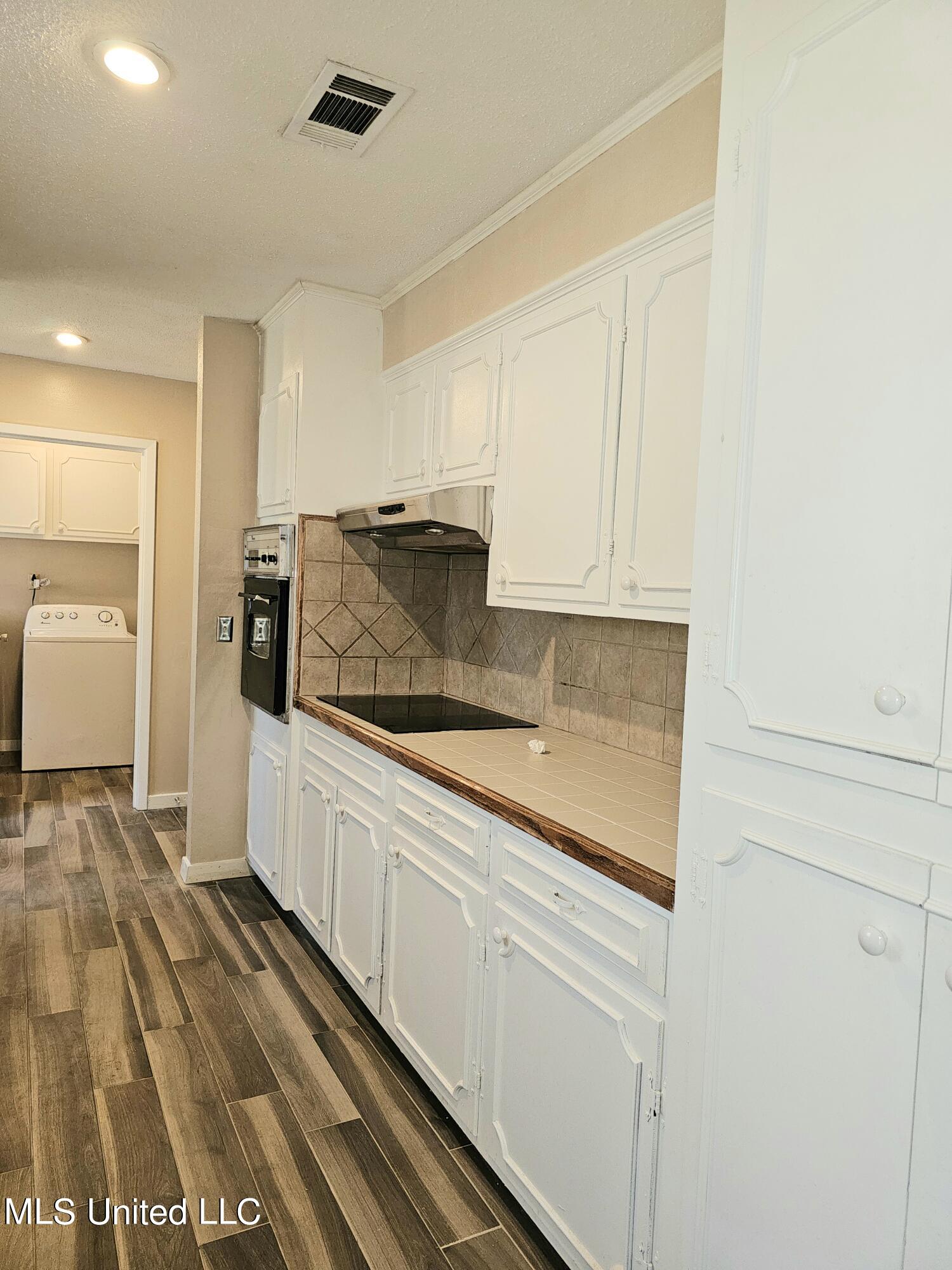 55 Fern Valley Road Brandon, MS 39042 - Photo 16 of 19 kITCHEN RIGHT