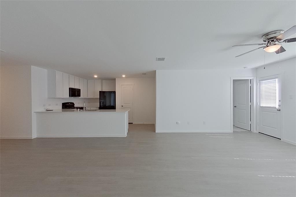 827 Ginkgo Way Princeton, TX 75407 - Photo 4 of 27 a view of a living room