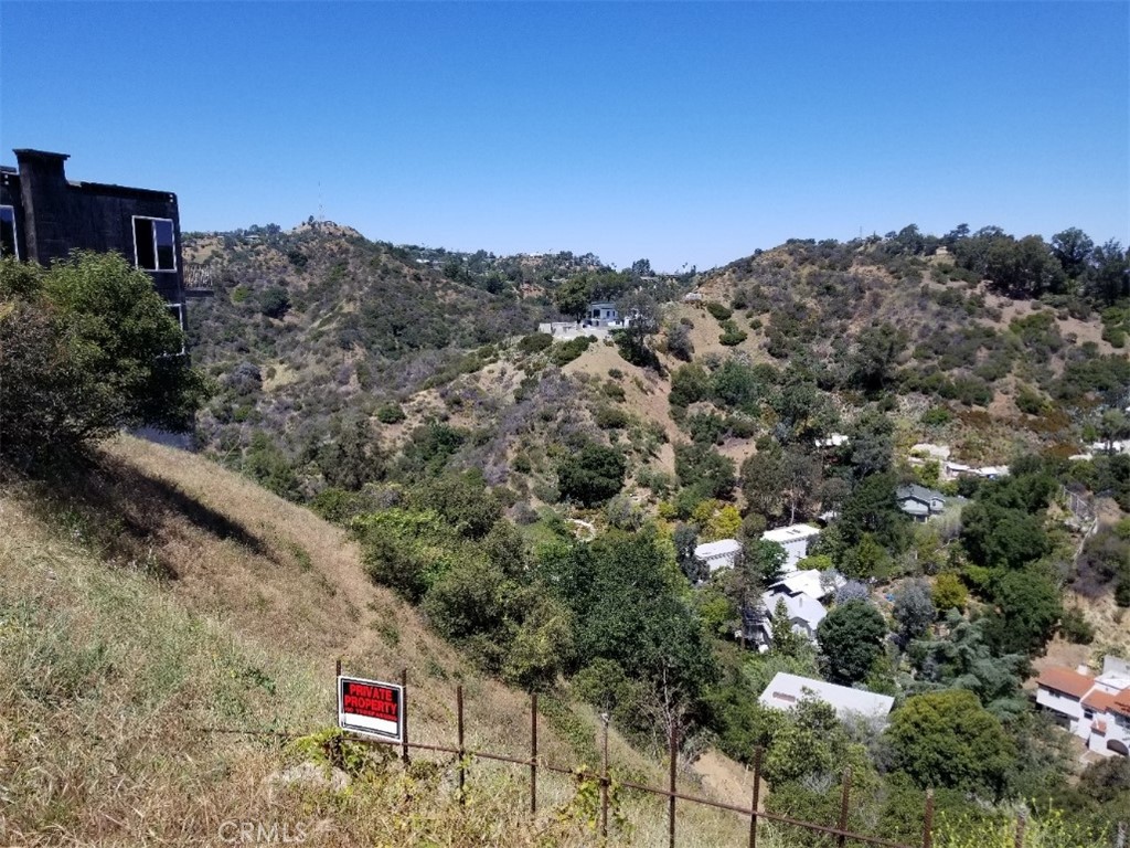 2537 Woodstock Road Los Angeles, CA 90046 - Photo 5 of 13