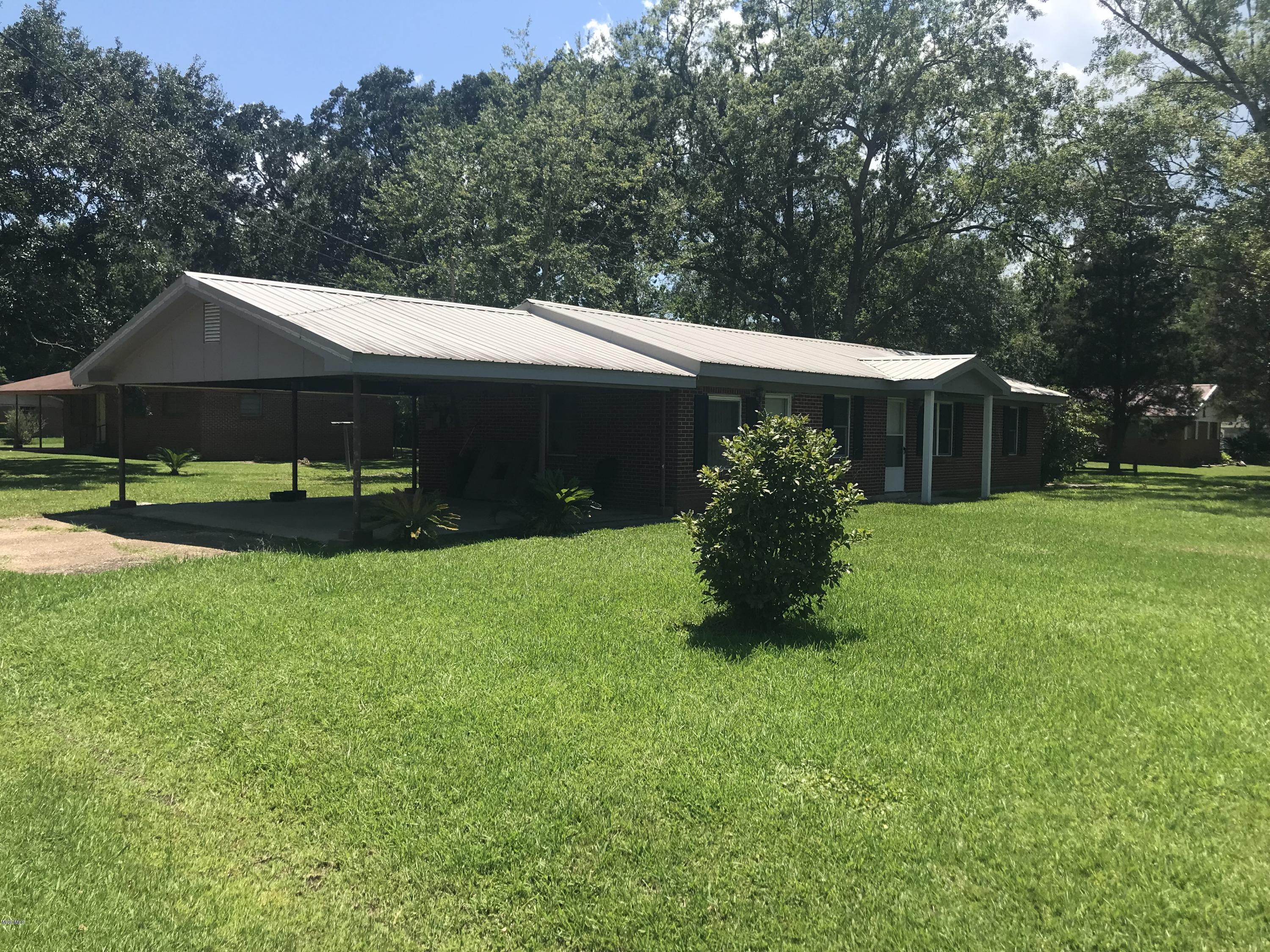 3704 Roberts Road Moss Point, MS 39562 - Photo 3 of 15 B3F6EDAE-95E0-4664-B626-6746C37A6CBD