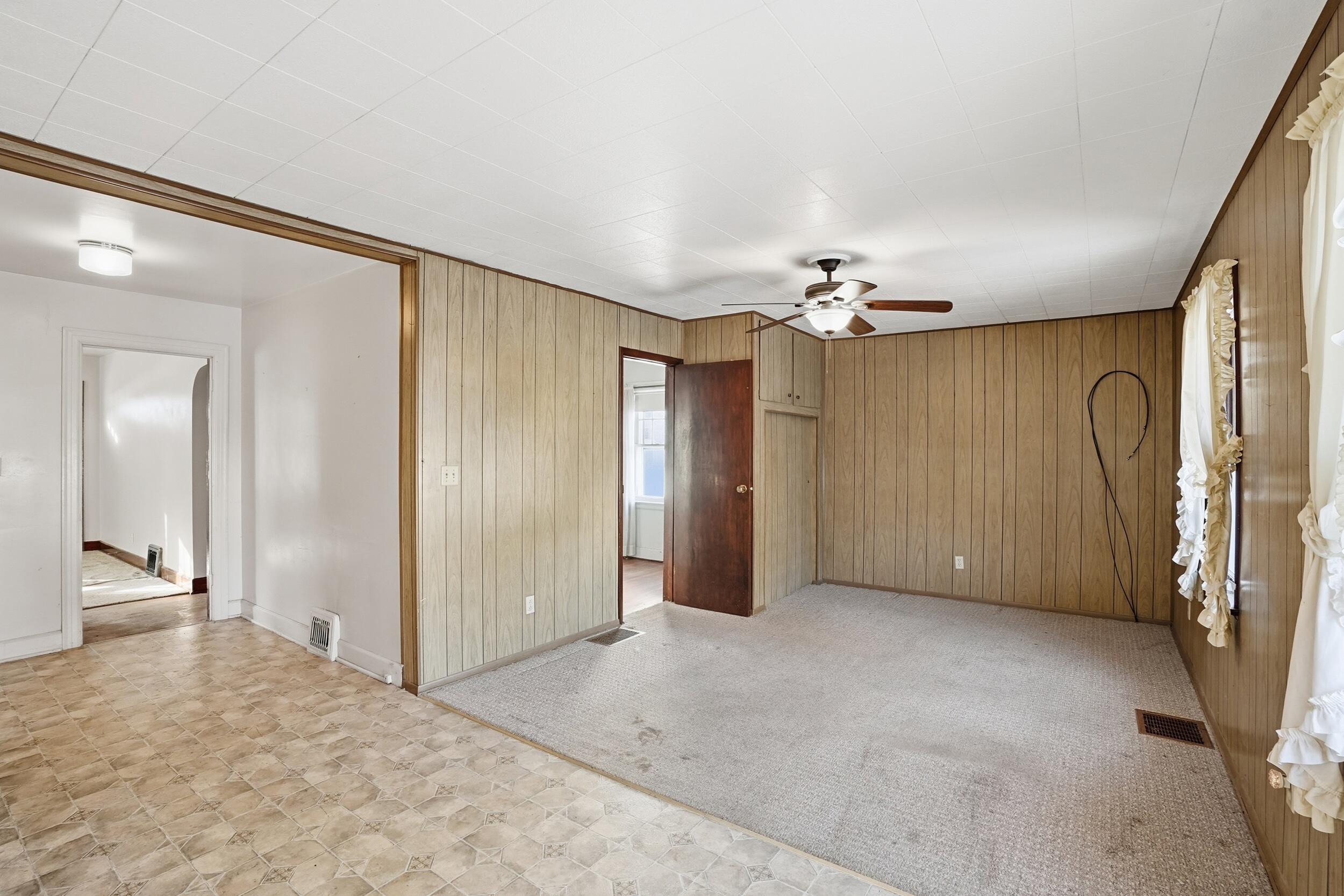 624 North West Street Crown Point, IN 46307 - Photo 10 of 32 2500x1667