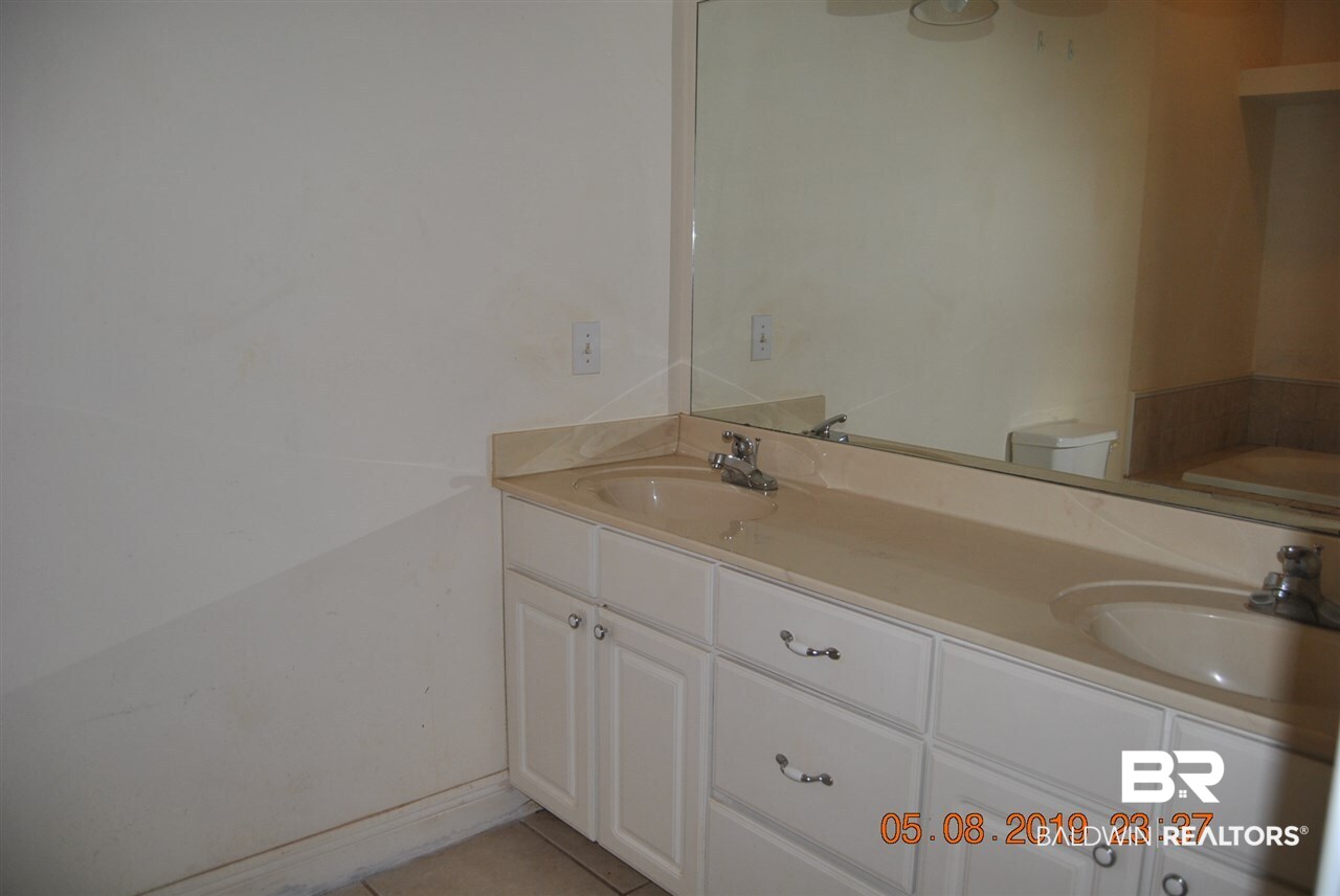 411 Juniper Creek Road Brewton, AL 36426 - Photo 18 of 35 bath in large 4th bedroom Suite