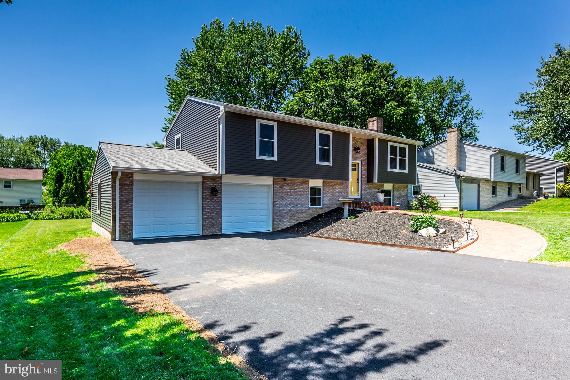 462 Amesbury Road Lancaster, PA 17601 - Photo 2 of 45